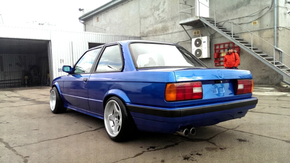 BMW 3 series Coupe e30 dapper. 2