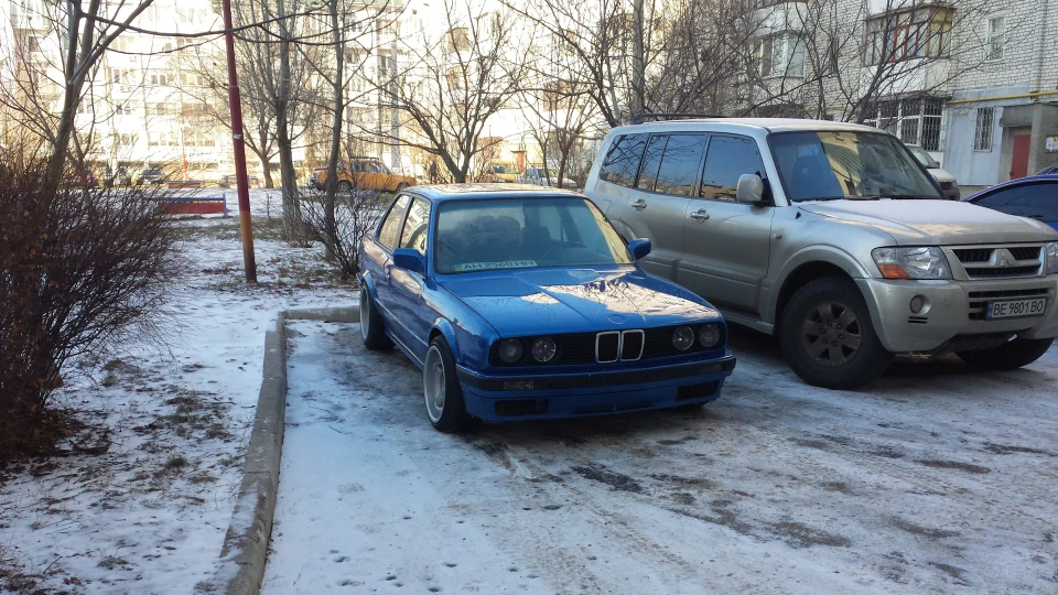 BMW 3 series Coupe e30 dapper. 3