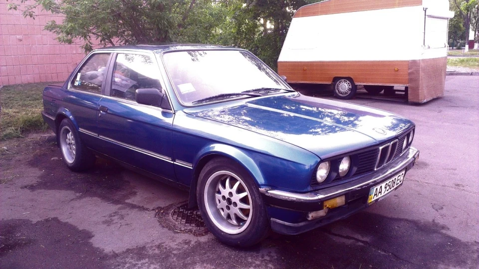 BMW 3 series Coupe (E30) перша 3