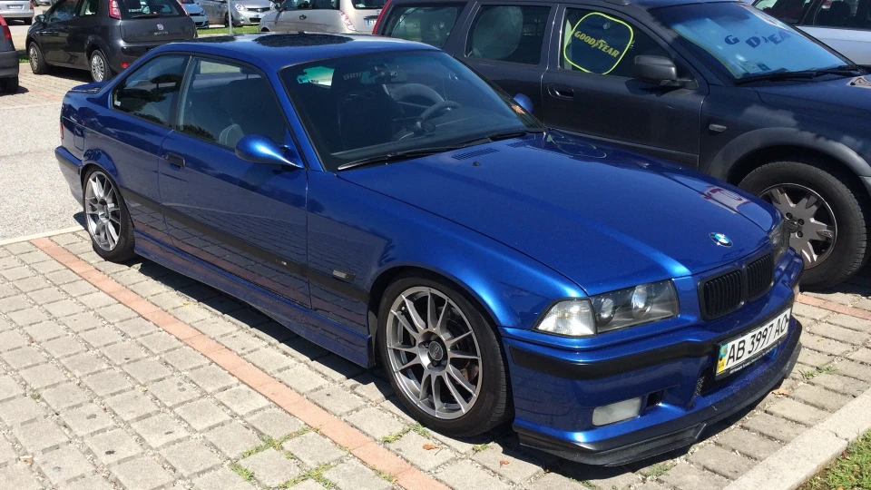 BMW 3 series Coupe emotional 4