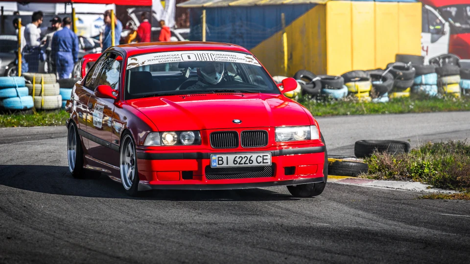 BMW 3 series Coupe Ferrari Red