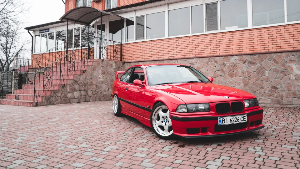 BMW 3 series Coupe Ferrari Red 4