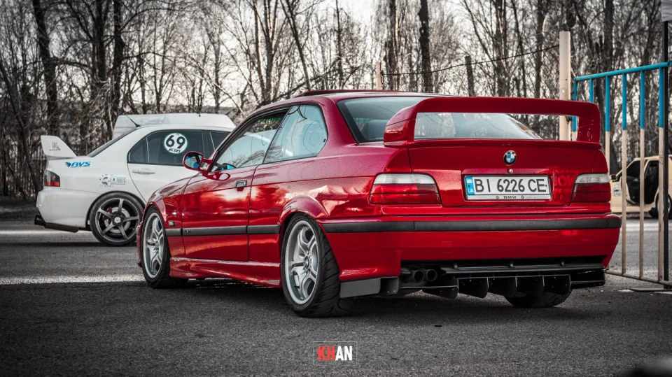 BMW 3 series Coupe Ferrari Red 5