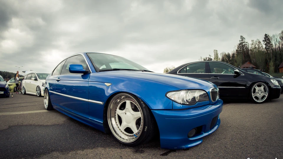 BMW 3 series Coupe красива синя 3