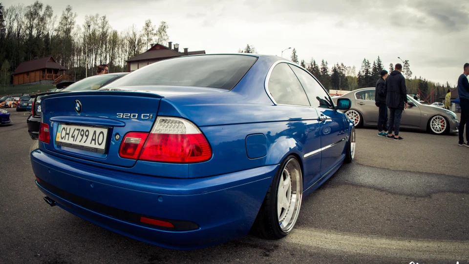 BMW 3 series Coupe красива синя 4