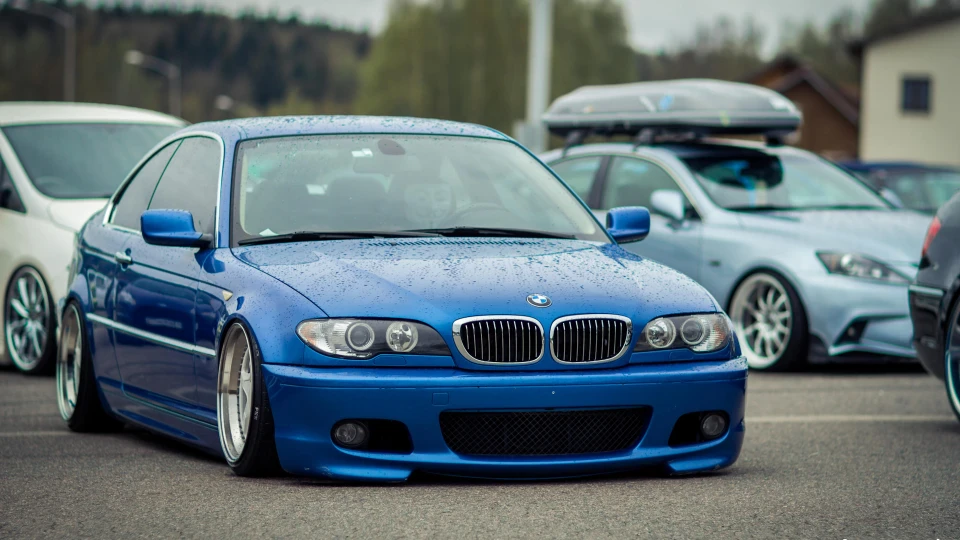 BMW 3 series Coupe красива синя 5
