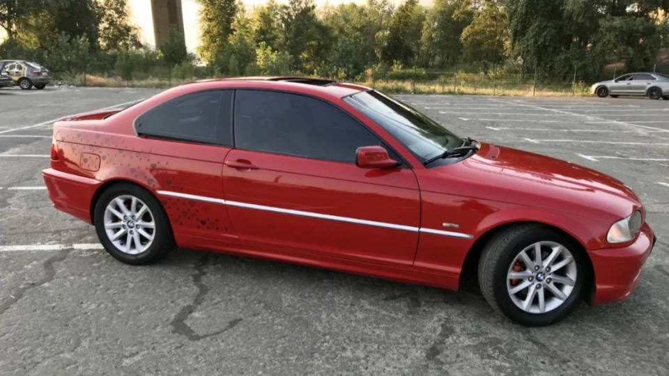 BMW 3 series Coupe Червона купешка