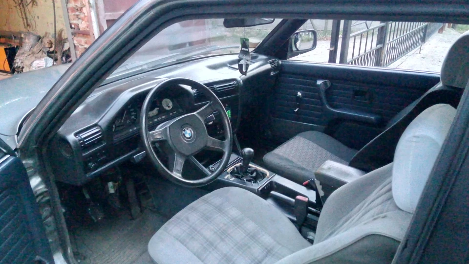 BMW 3 series Coupe LACHSSILBER METALLIC 4