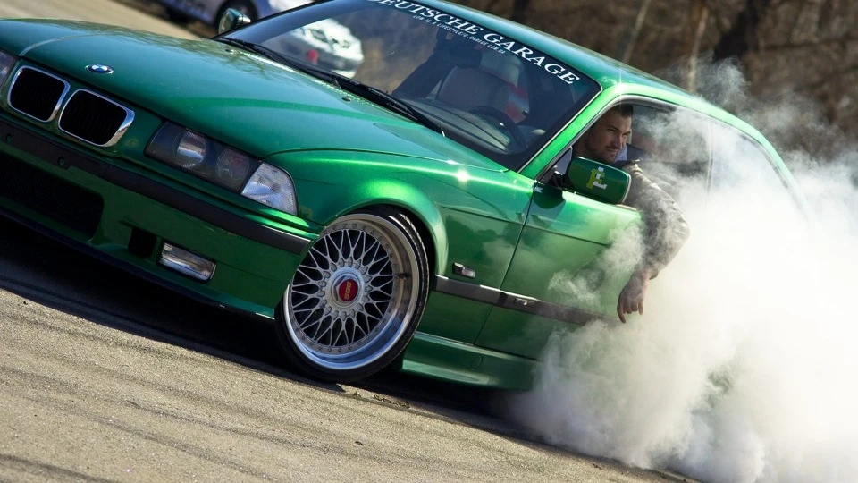 BMW 3 series Coupe Lowly_Green 5