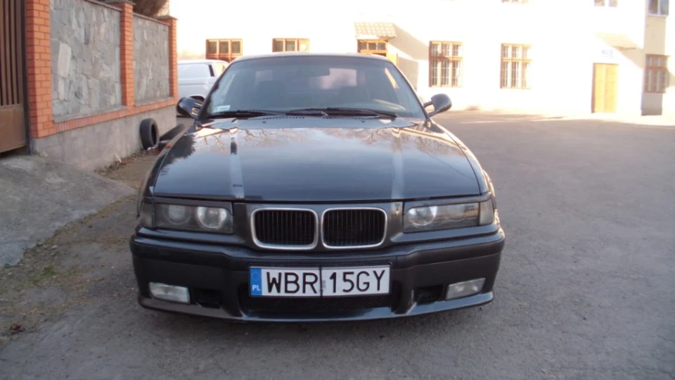 BMW 3 series Coupe мокрий асфальт, мотор 2л 2