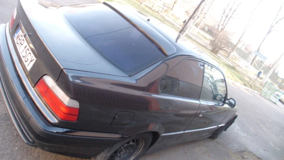 BMW 3 series Coupe мокрий асфальт, мотор 2л 4