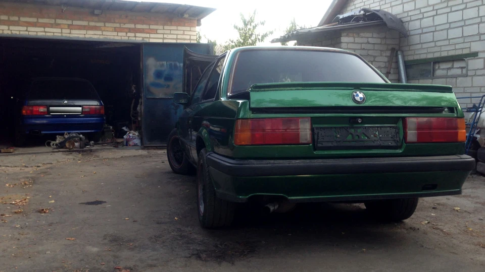 BMW 3 series Coupe (Поджопник) 2