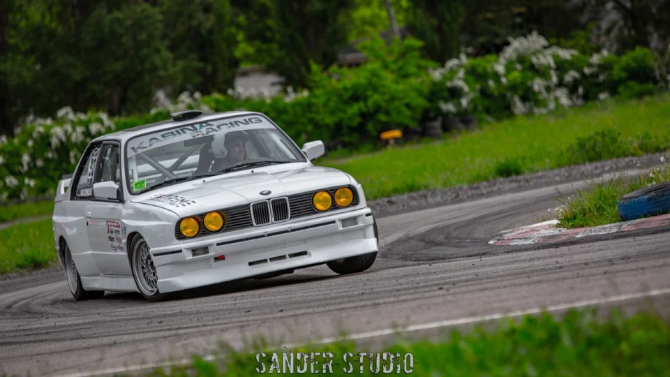 BMW 3 series Coupe Своїм ходом на Нюр 4