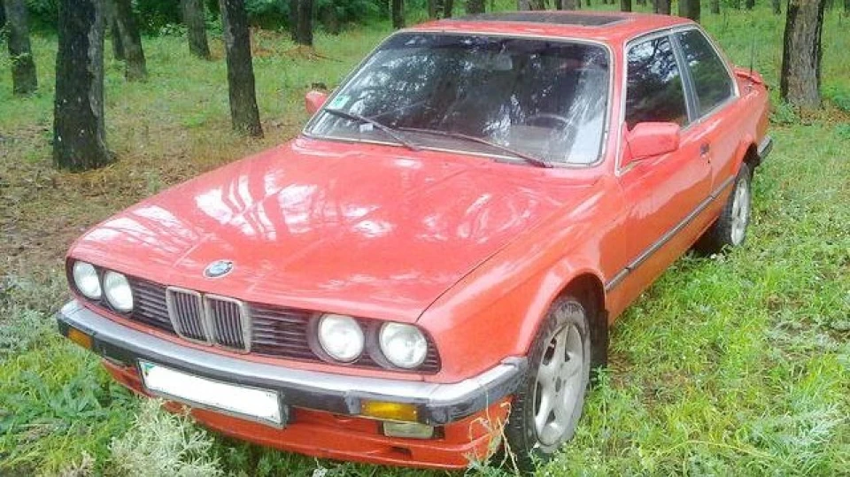 BMW 3 series Coupe Так чому червоний БМВ?)