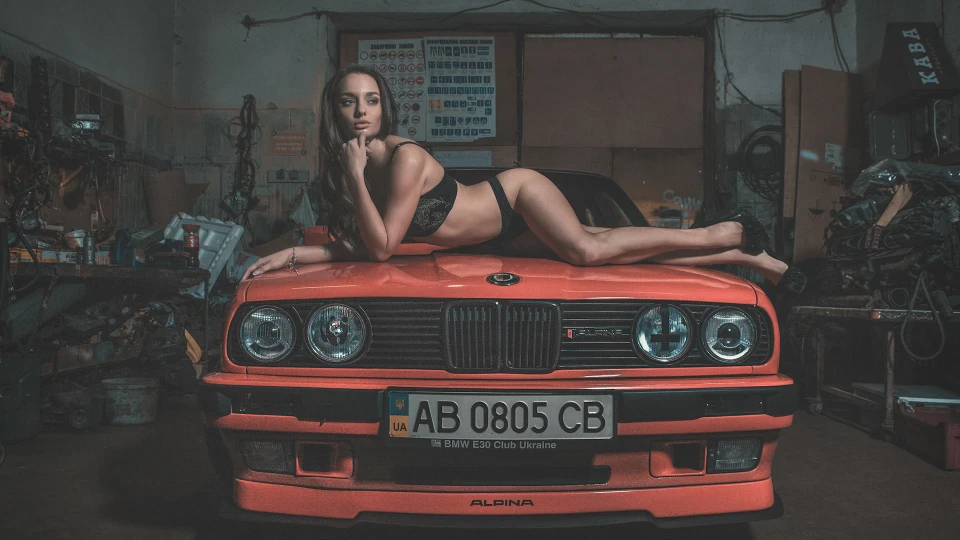 BMW 3 series Coupe 👠 The Lady in Red 4