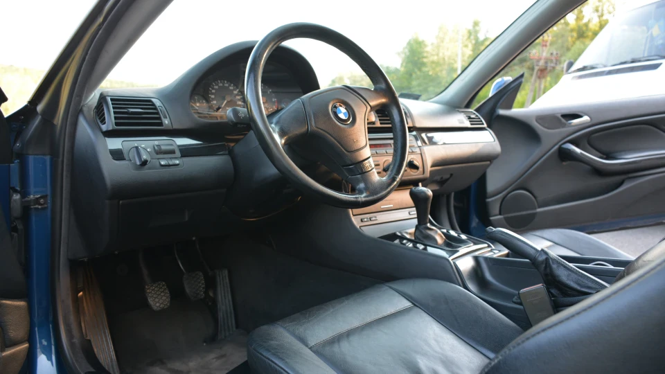 BMW 3 series Coupe topazblau 3