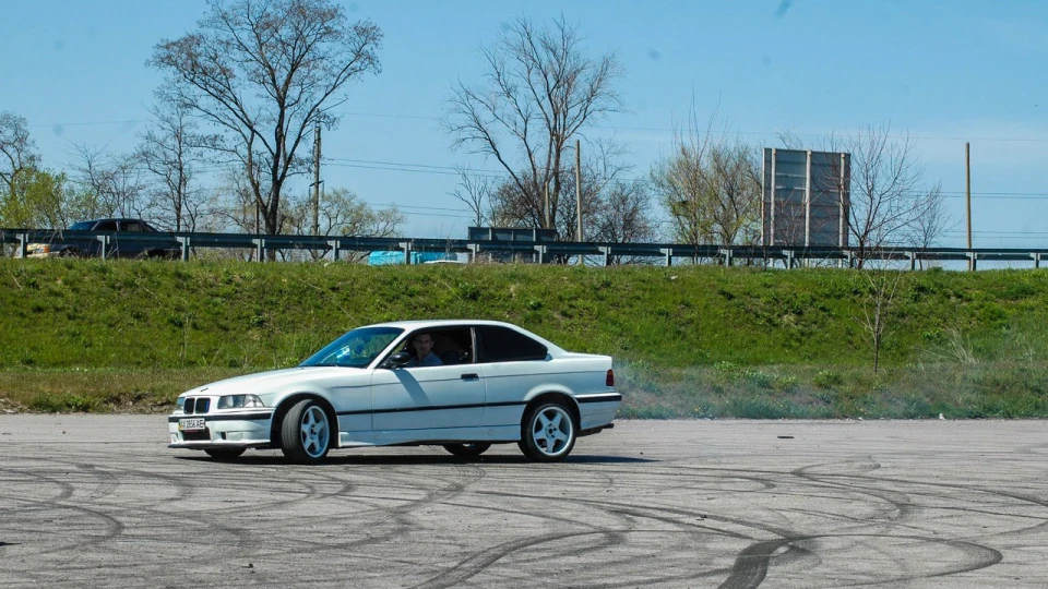 BMW 3 series Coupe White Angel 5