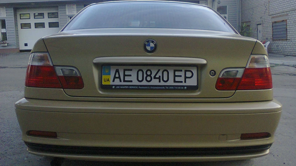 BMW 3 series Coupe золота лисиця-пузотерка 3