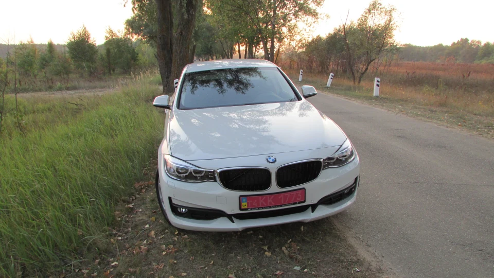 BMW 3 series Gran Turismo 320d xDrive 2