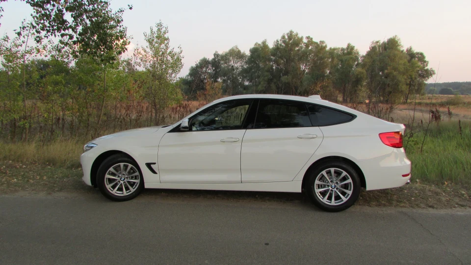 BMW 3 series Gran Turismo 320d xDrive 4