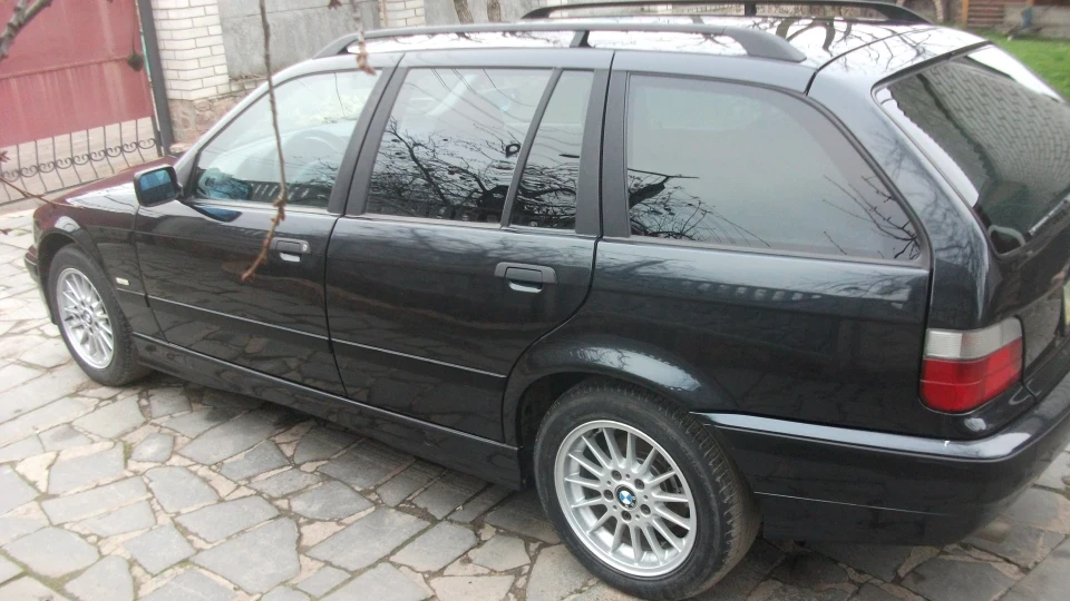 BMW 3 series Touring +1