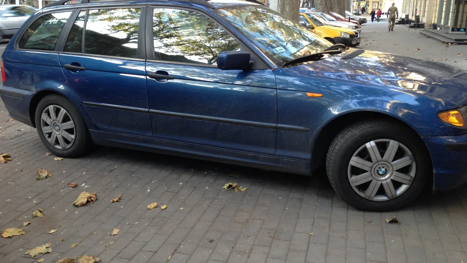 BMW 3 series Touring 318i 3