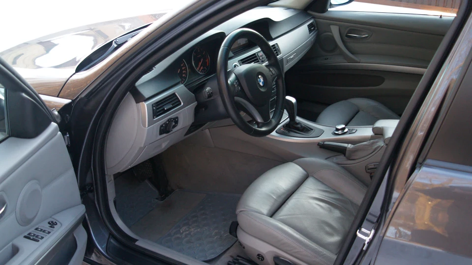 BMW 3 series Touring 320D 2