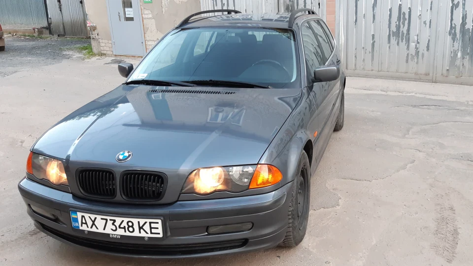 BMW 3 series Touring 320i M52B20TU / Manual