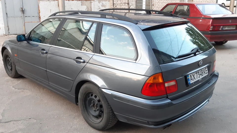 BMW 3 series Touring 320i M52B20TU / Manual 2