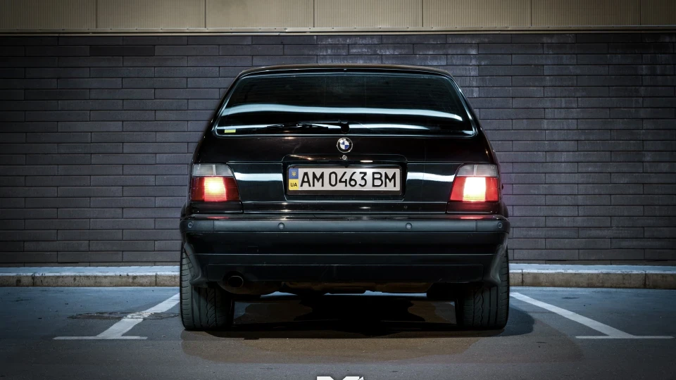 BMW 3 series Touring 323 Individual 2
