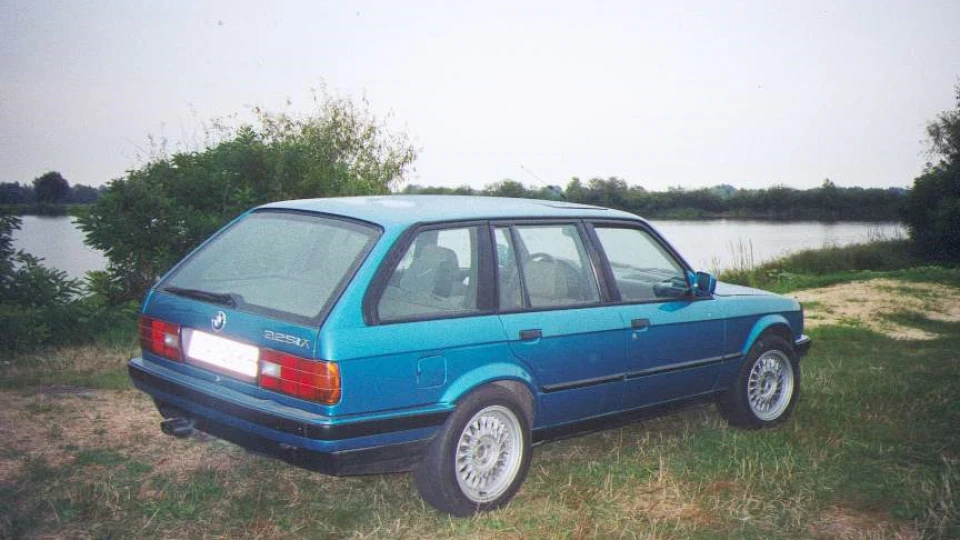 BMW 3 series Touring 325iX Перша 2