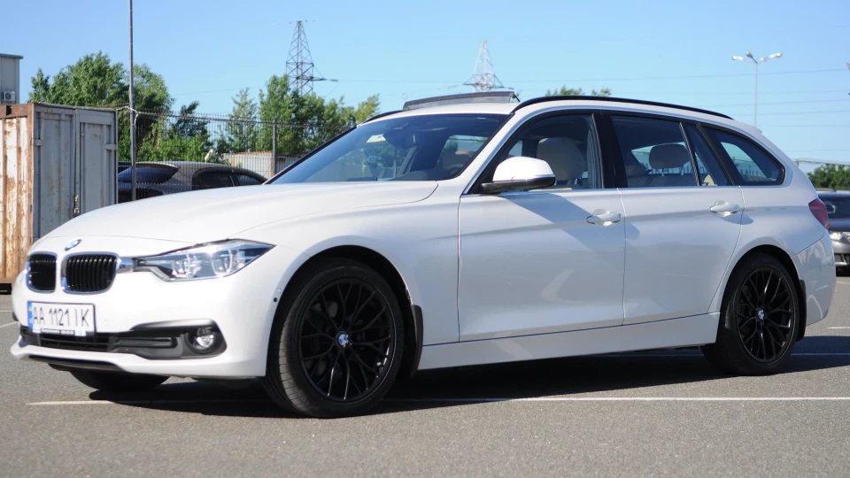 BMW 3 series Touring 328d xDrive USA 2