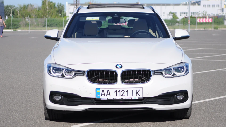 BMW 3 series Touring 328d xDrive USA 3
