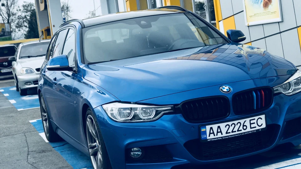 BMW 3 series Touring Blue1Arrow 2
