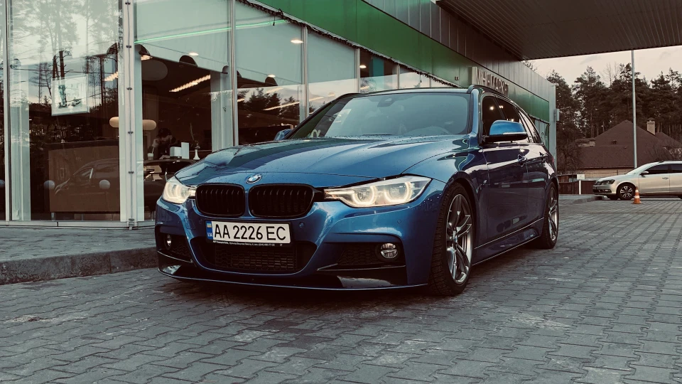 BMW 3 series Touring Blue1Arrow 3