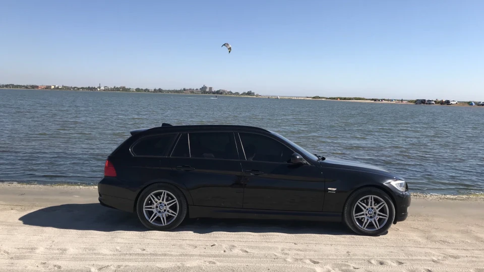 BMW 3 series Touring Чорна сучка