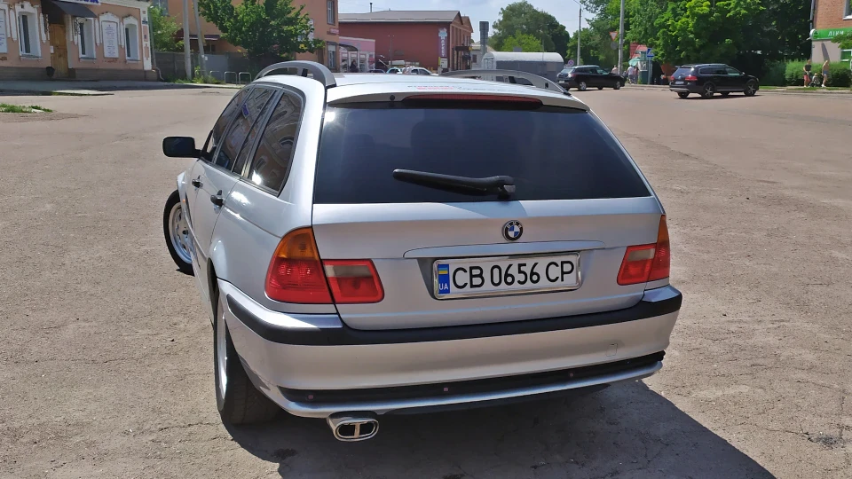 BMW 3 series Touring Червонооке 5