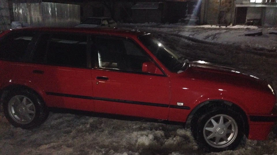 BMW 3 series Touring М50В20 червона сучка 3