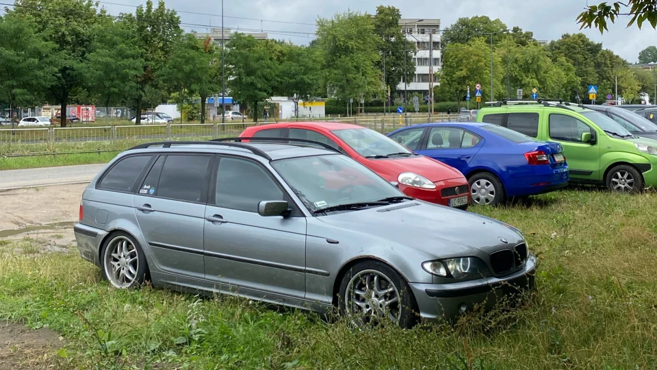 BMW 3 series Touring Низький турас