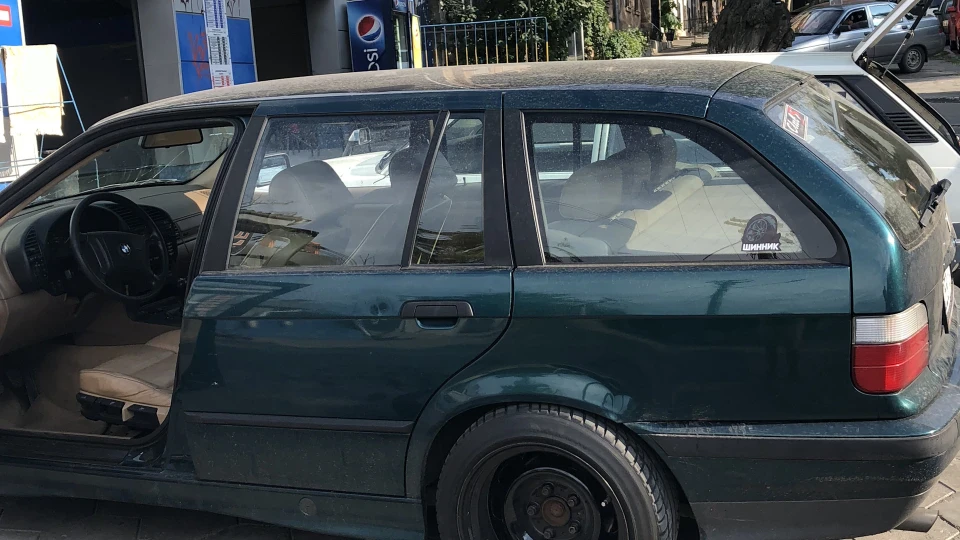 BMW 3 series Touring Перша 2