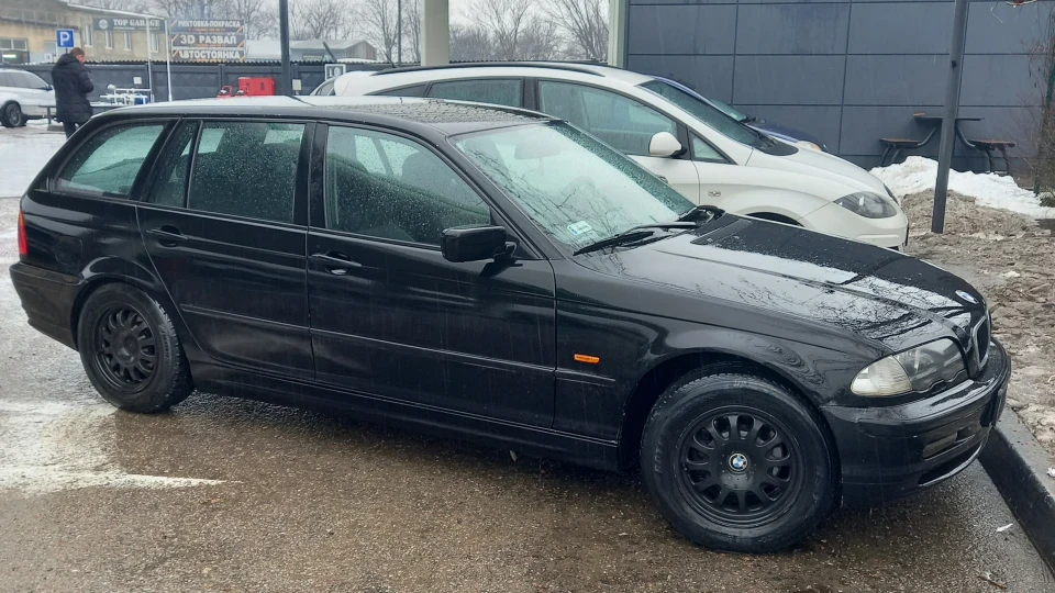 BMW 3 series Touring ZwaVa Булочка)