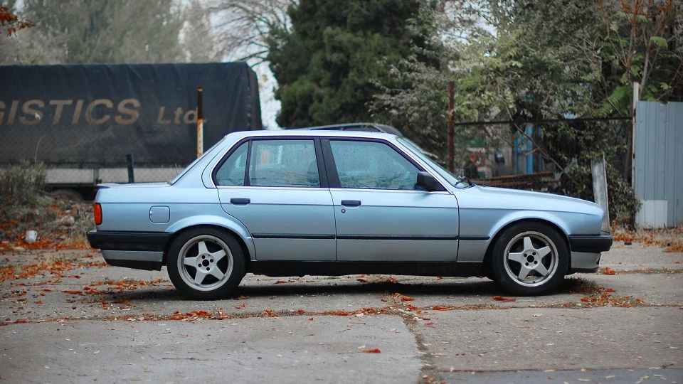 BMW 3 series 2