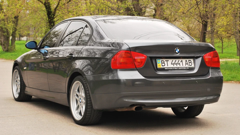 BMW 3 series 2