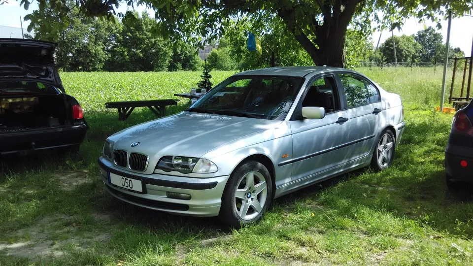 BMW 3 series 2