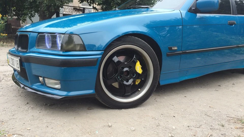 BMW 3 series 2