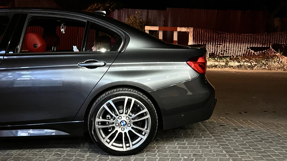 BMW 3 series 2