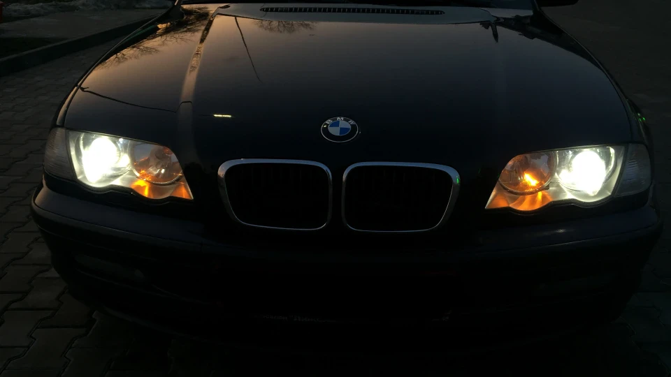 BMW 3 series 2
