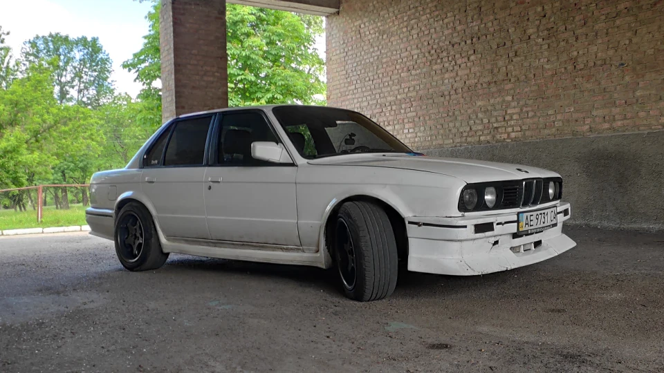 BMW 3 series 2