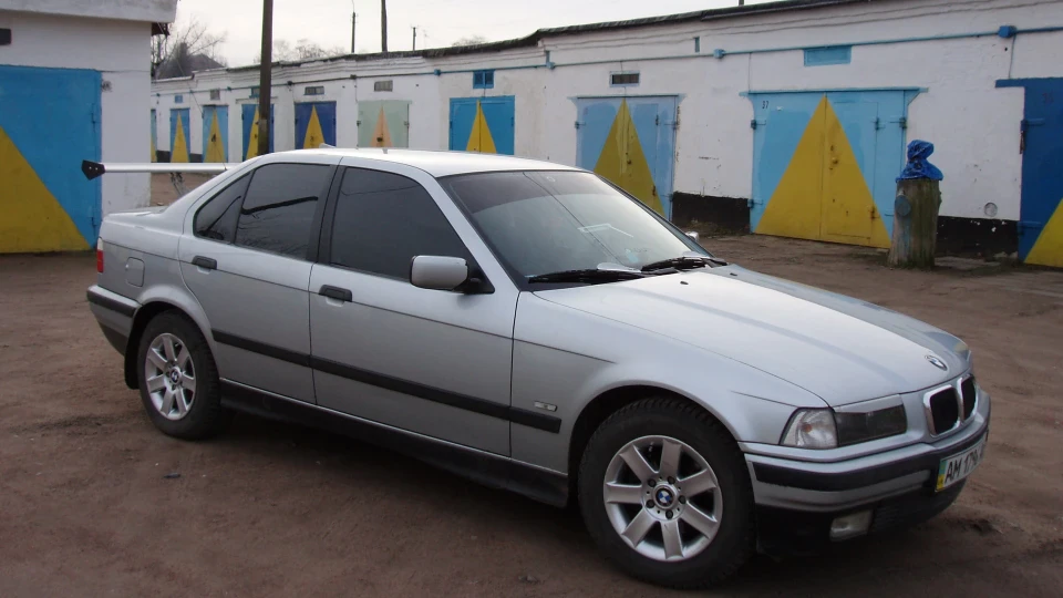 BMW 3 series 2