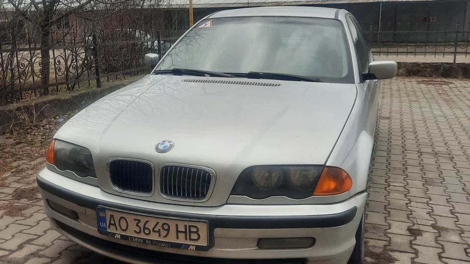 BMW 3 series 2